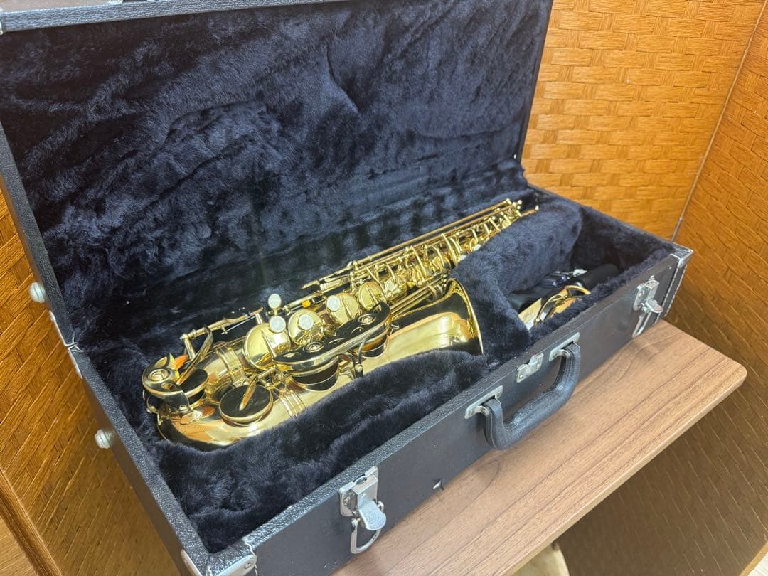 F053　メーカー不明　楽器　管楽器　アルトサックス　ケース付