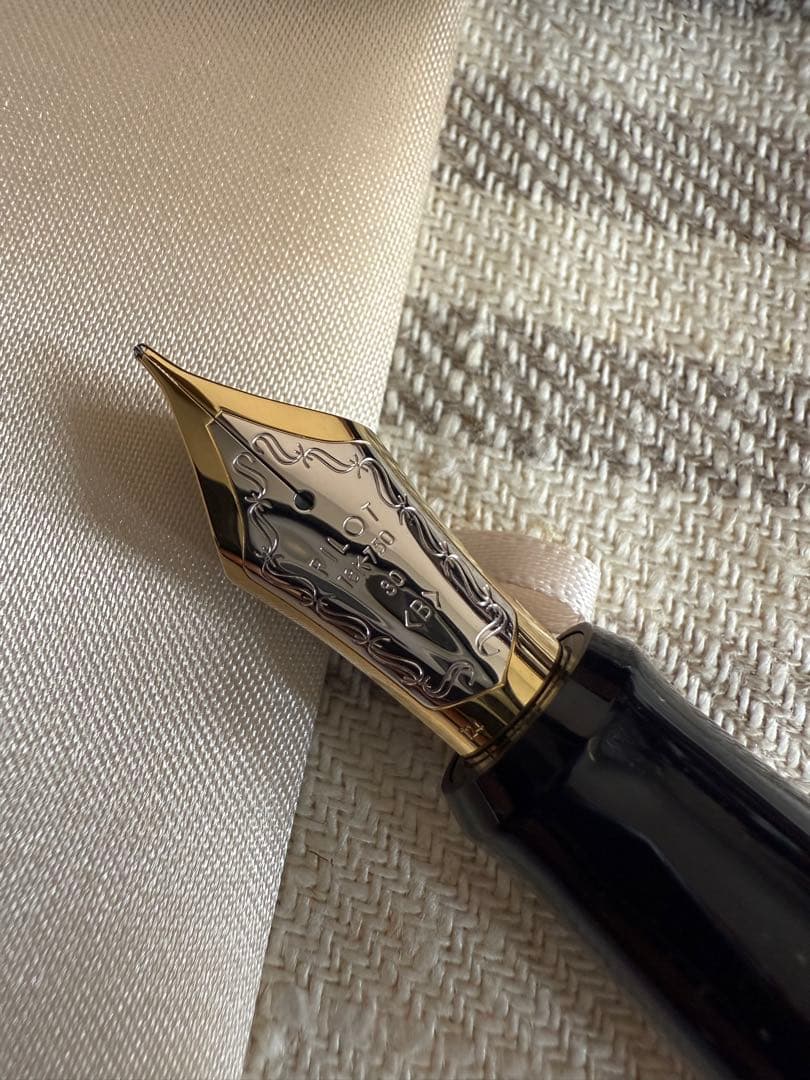 パイロット万年筆、漆、カスタム朱、30サイズペン先 万年筆 ペン先はB