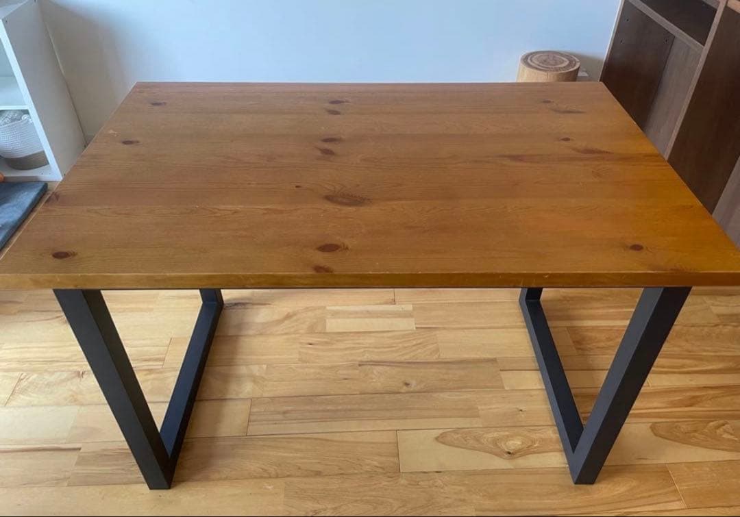 LOWYA 　NEWデモアテーブル【現地引取り可能】