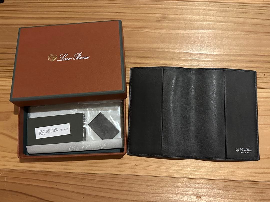 Loro Piana レザー 高級パスポートケース　未使用品