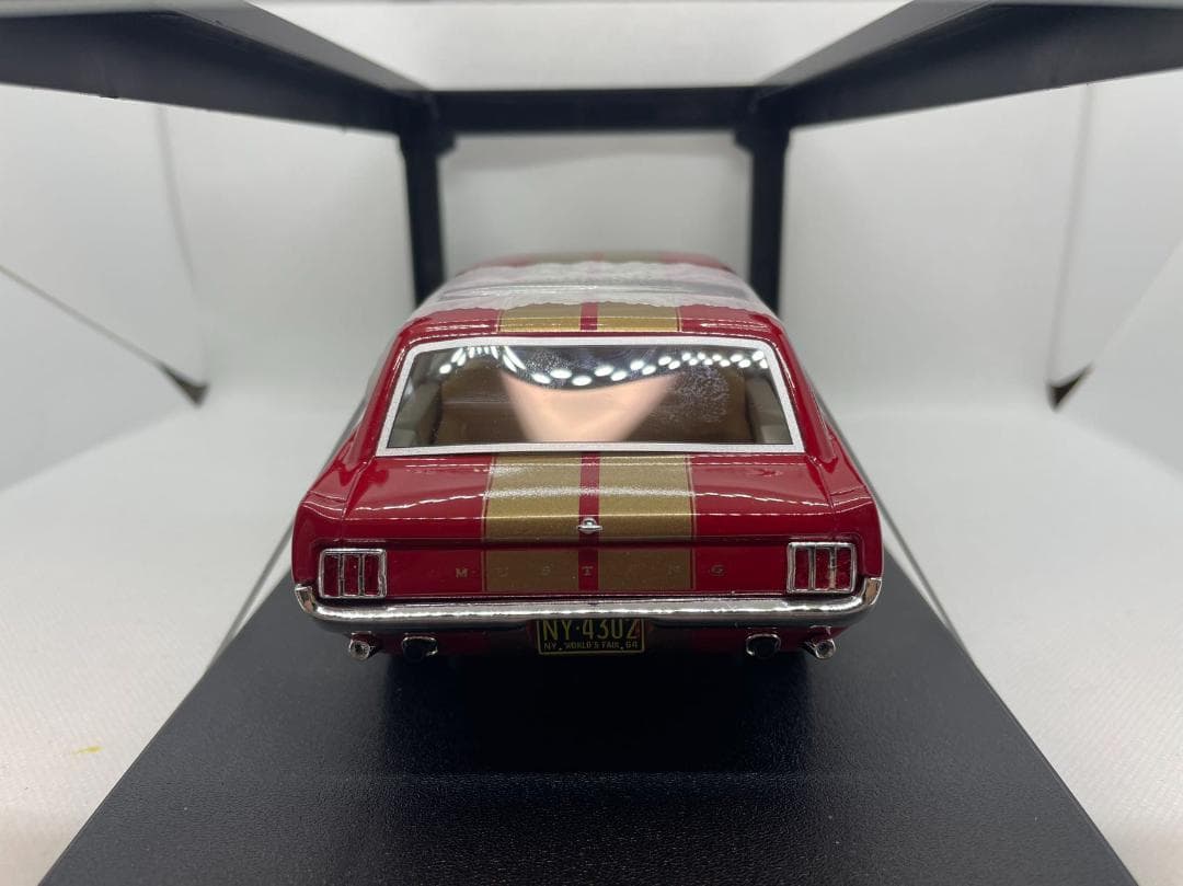 104-044 Cult 1/18 フォード Mustang Wagon
