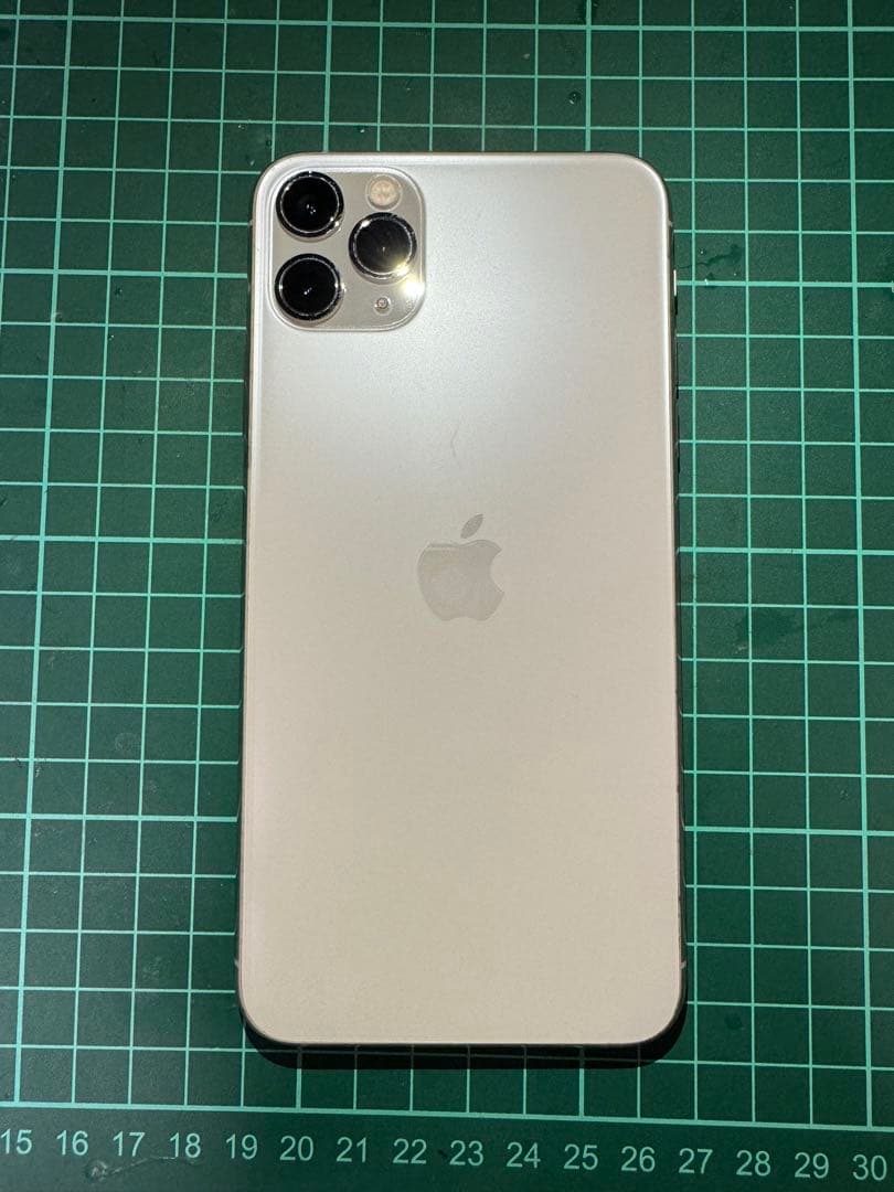iPhone11Pro Max 256G シルバー