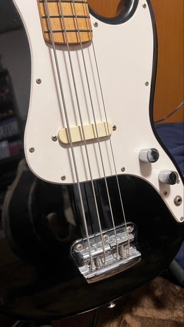 ベース Squier Sonic Bronco Bass ソフトケース付き