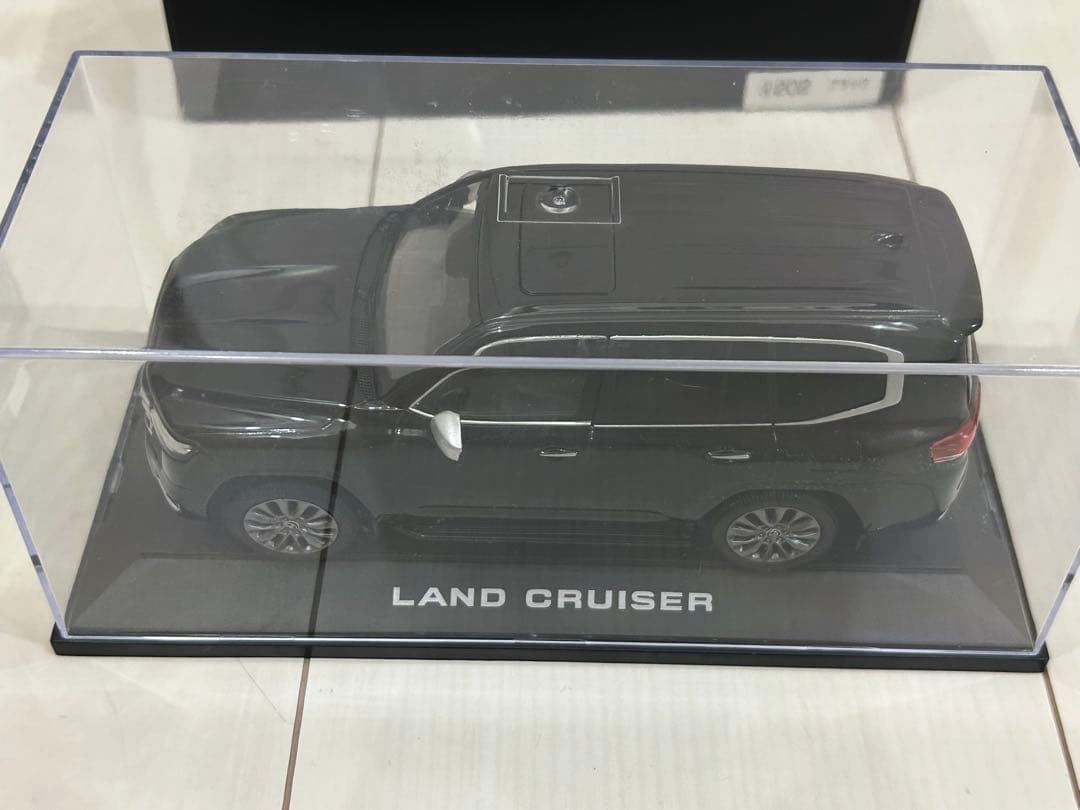 希少 1/30 トヨタ ランドクルーザー300ZX 黒 ミニカー カラーサンプル