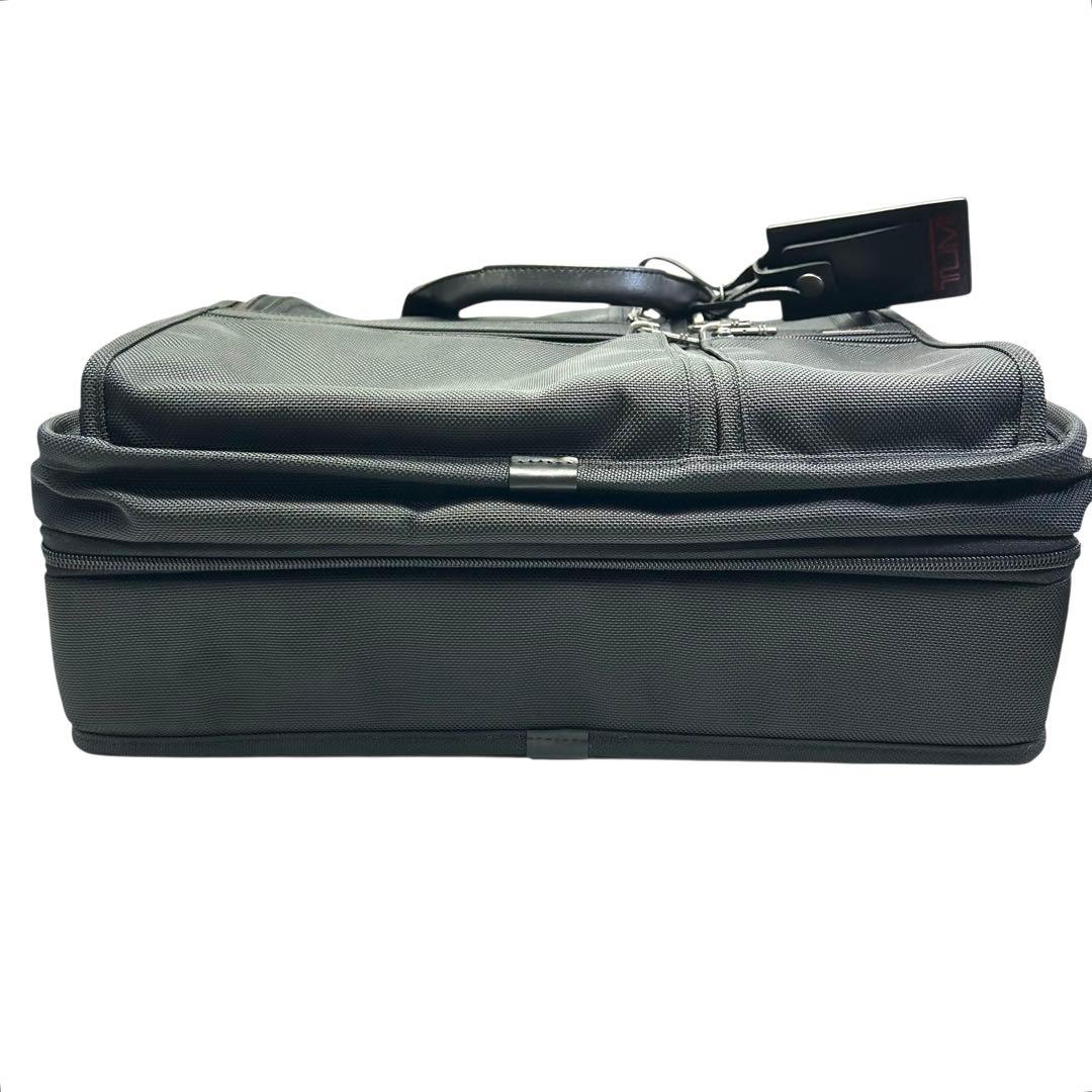 未使用級　トゥミ　TUMI ビジネスバッグ　ブリーフケース　オーガナイザー　2層