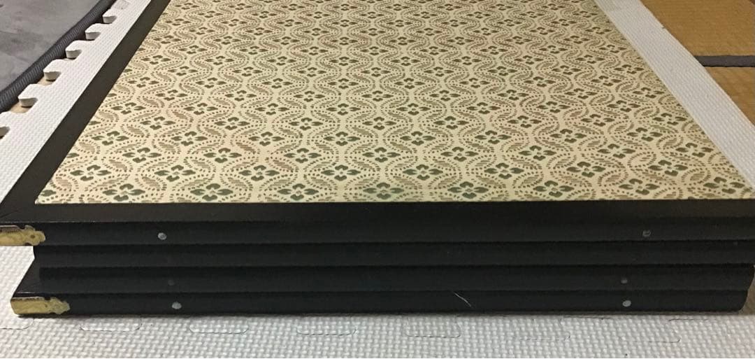 〈アンティーク〉伝統的な日本の屏風 金ボカシ　金山水　合戦図