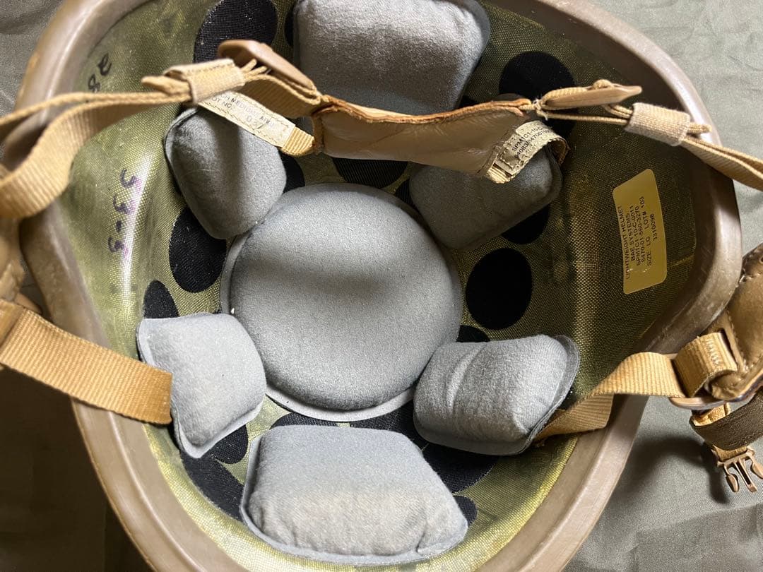 実物 放出品 アメリカ海兵隊 ヘルメット