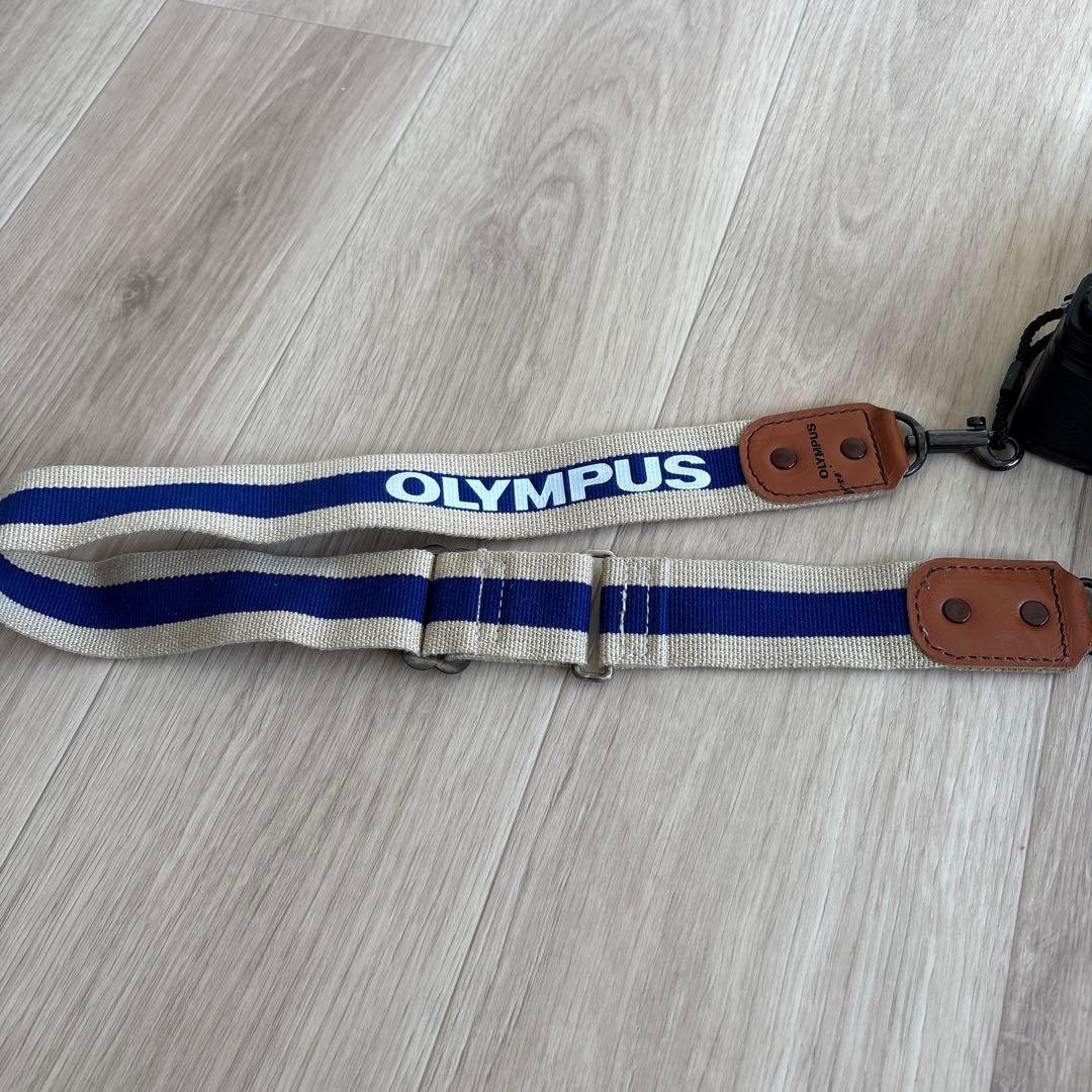 オリンパスのフィルム一眼レフカメラ「OM-10」保護ケース付き