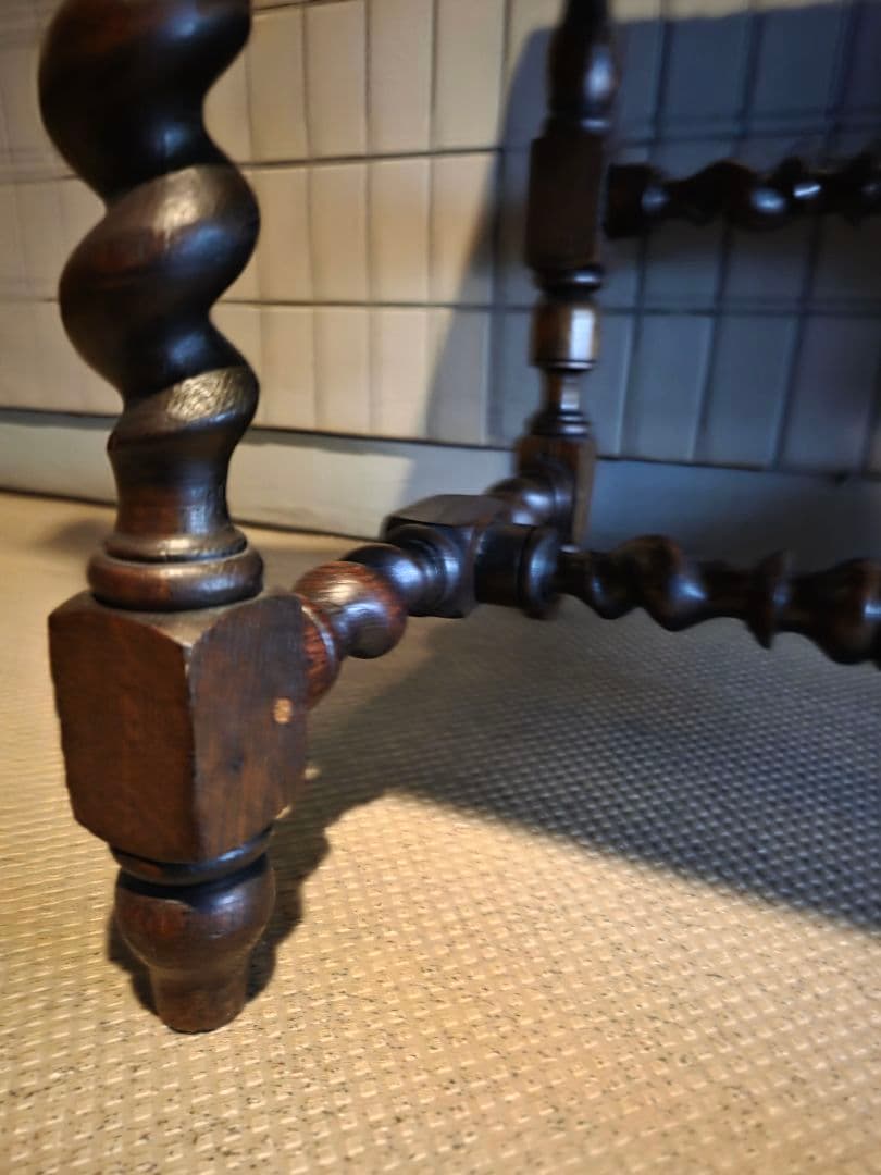 希少　アンティーク　ツイストレッグチェア　アンティーク 木製 　彫刻入り椅子