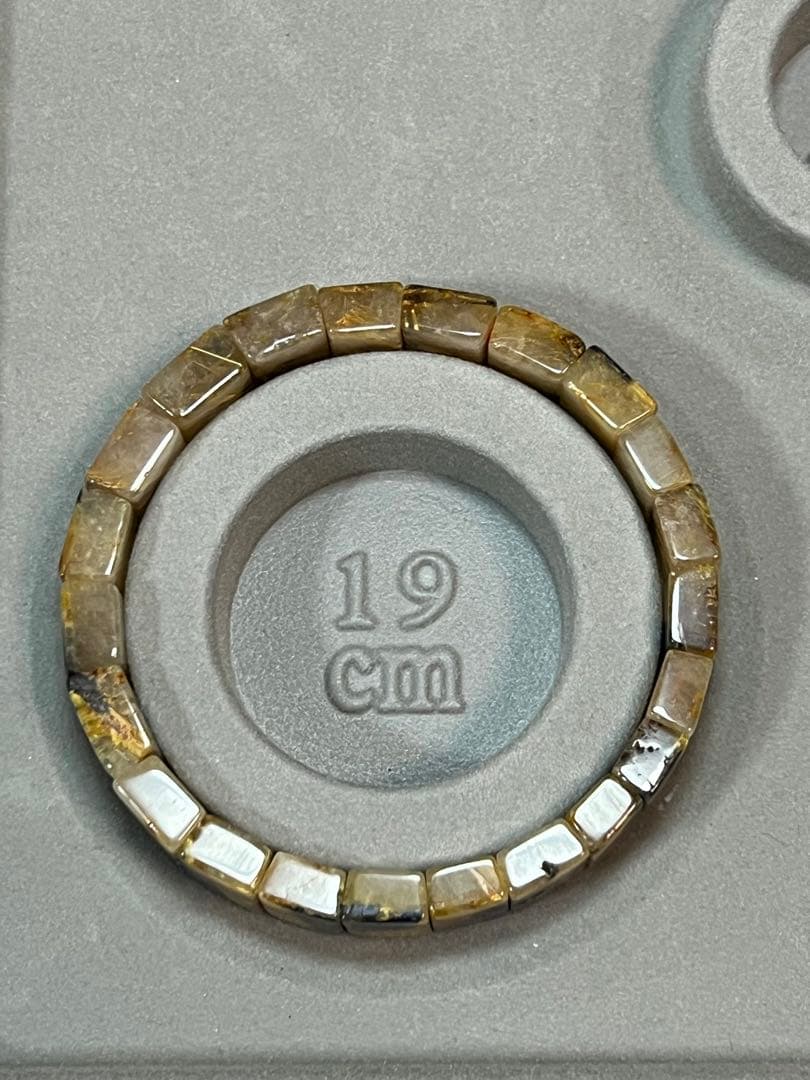 ②ゴールドルチルクォーツ太陽放射ルチルバングルブレスレット