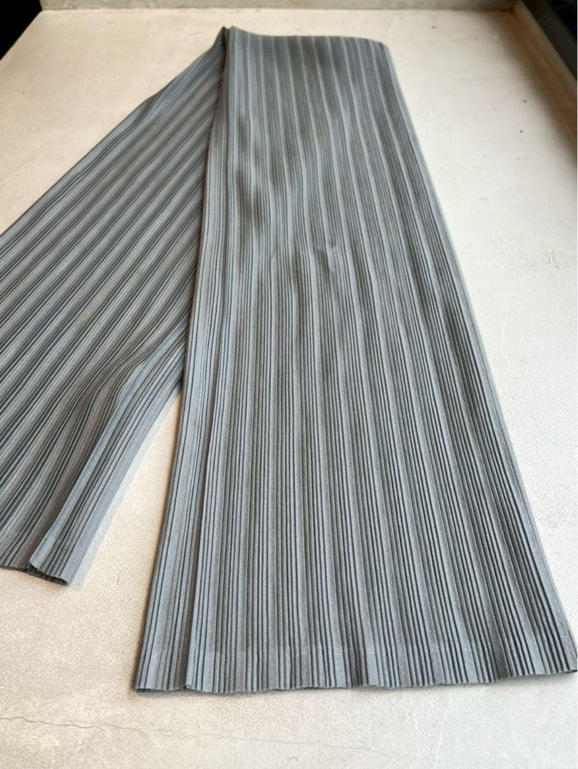 【美品】ISSEY MIYAKE イッセイミヤケ ネックウォーマー グレー