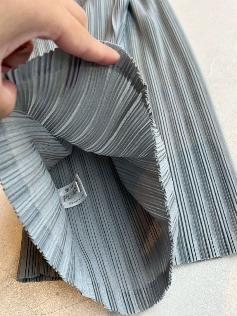 【美品】ISSEY MIYAKE イッセイミヤケ ネックウォーマー グレー