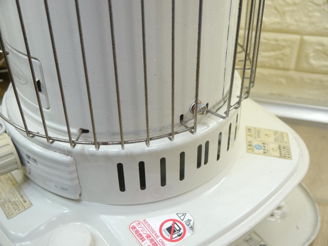 送料無料●2013年②◆コロナ　ホワイト 石油ストーブ 安全ガード付き