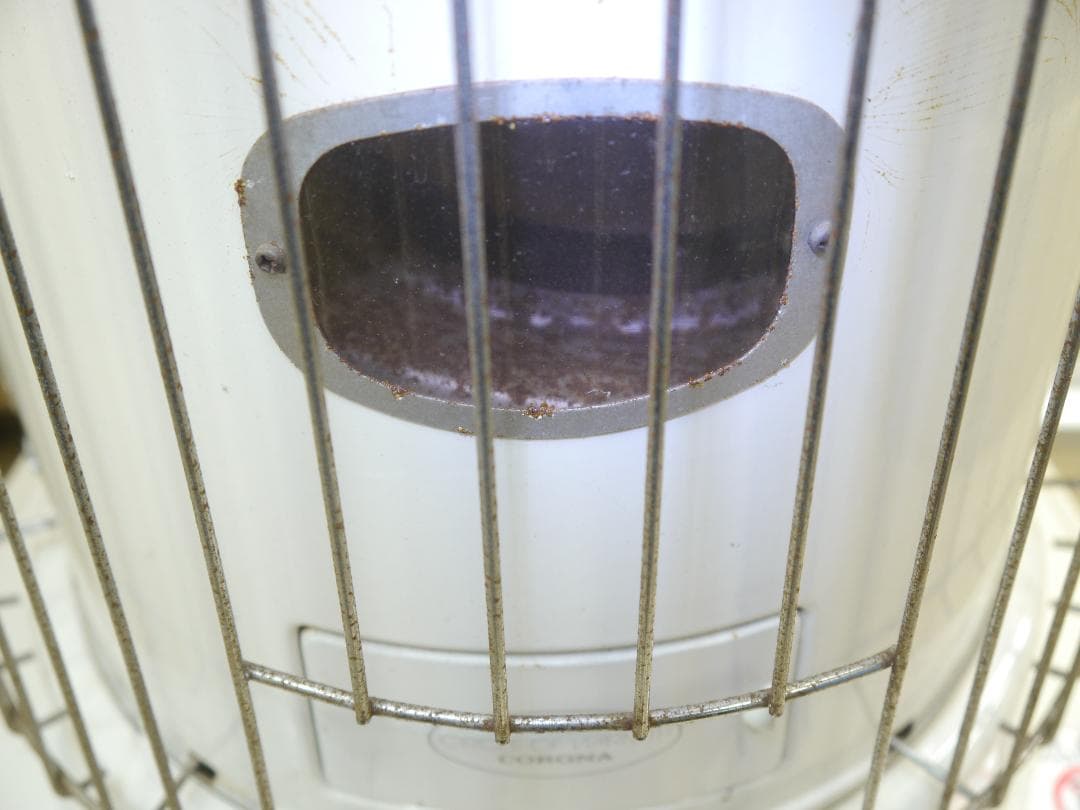 送料無料●2013年②◆コロナ　ホワイト 石油ストーブ 安全ガード付き