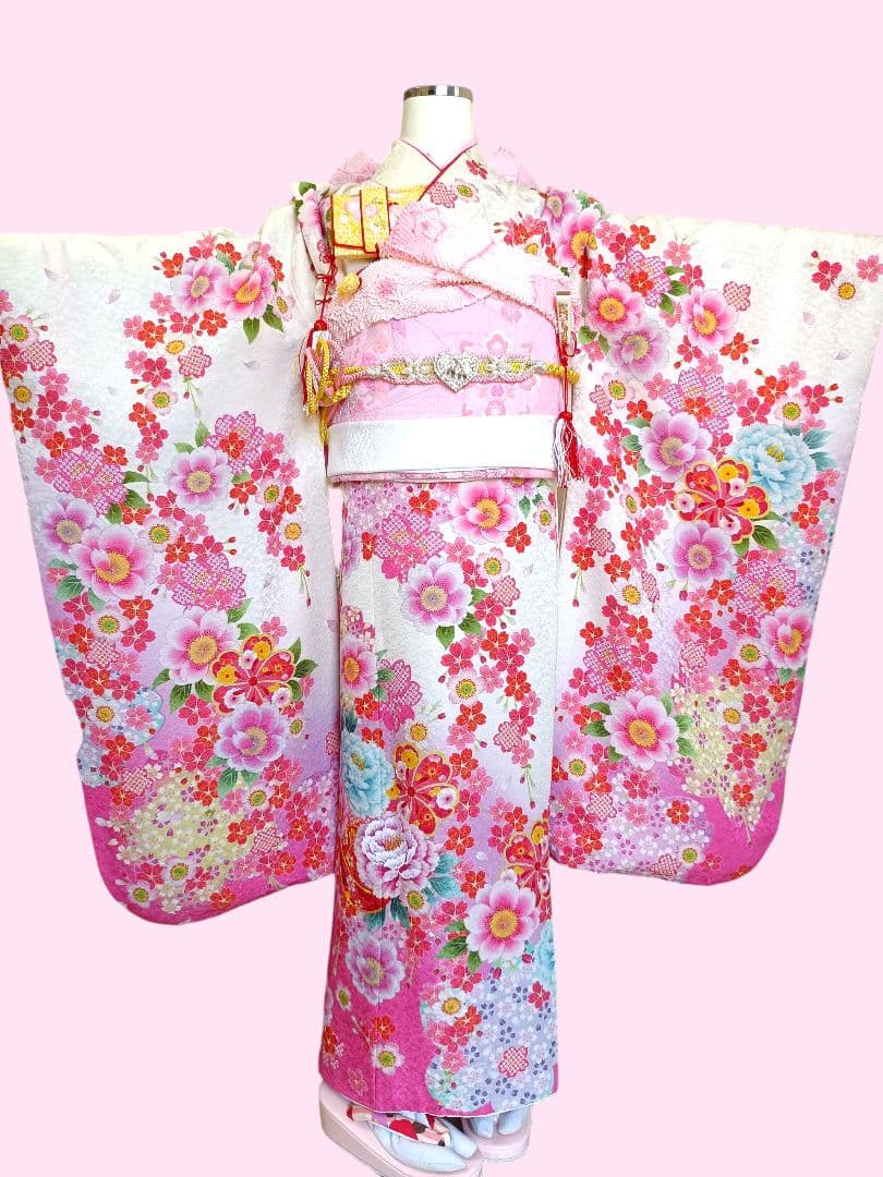 正絹☆刺繍☆白地に花模様の着物とピンク作り帯☆七五三ハーフ成人式フルセット
