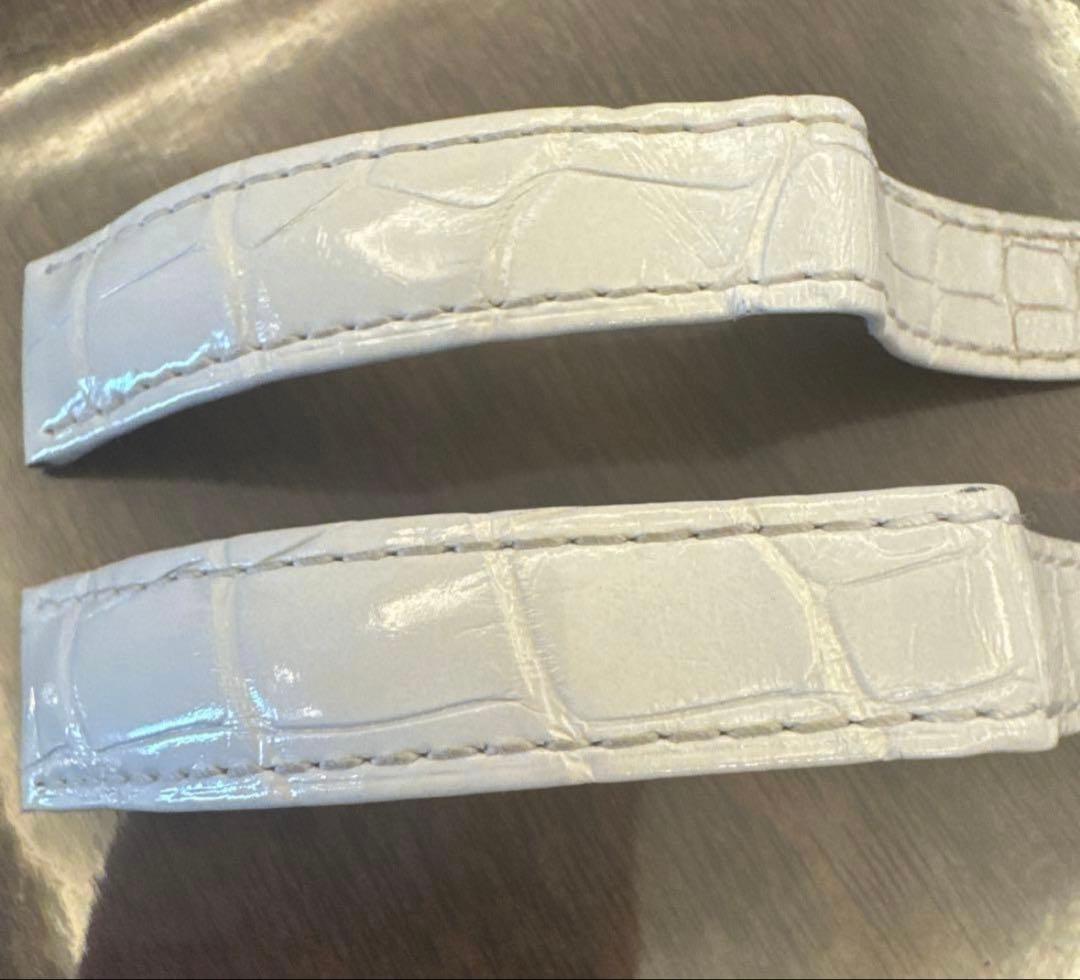 Cartier ホワイトレザーベルト クロコダイル型押し　白　カルティエ