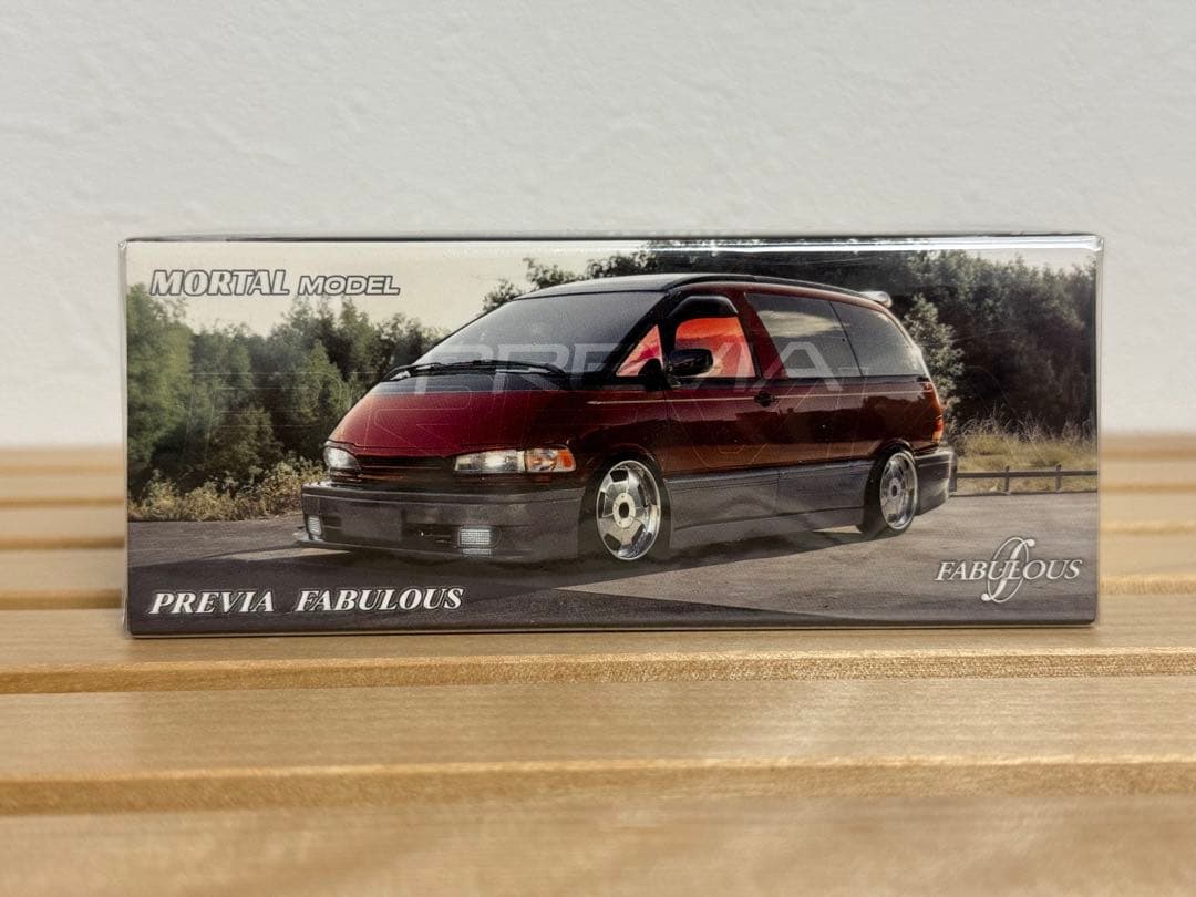 Fabulous 1/64 toyota previa (白)