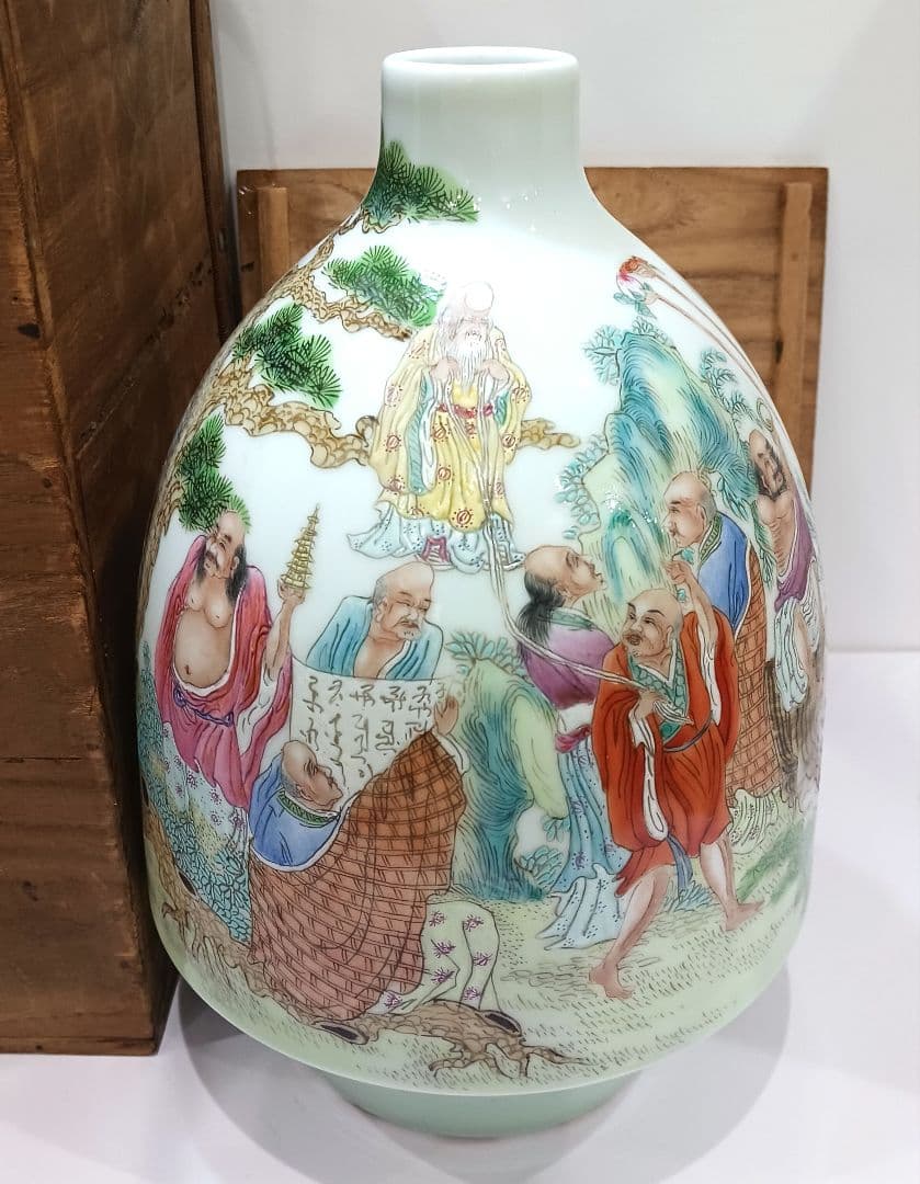 Y2979 中国 清代 雍正年製 粉彩 十六羅漢 壷 木箱付き