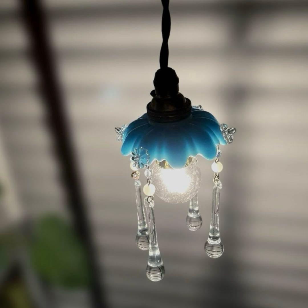 ミニシャンデリア　19世紀　アンティーク　オパールセント　シェード