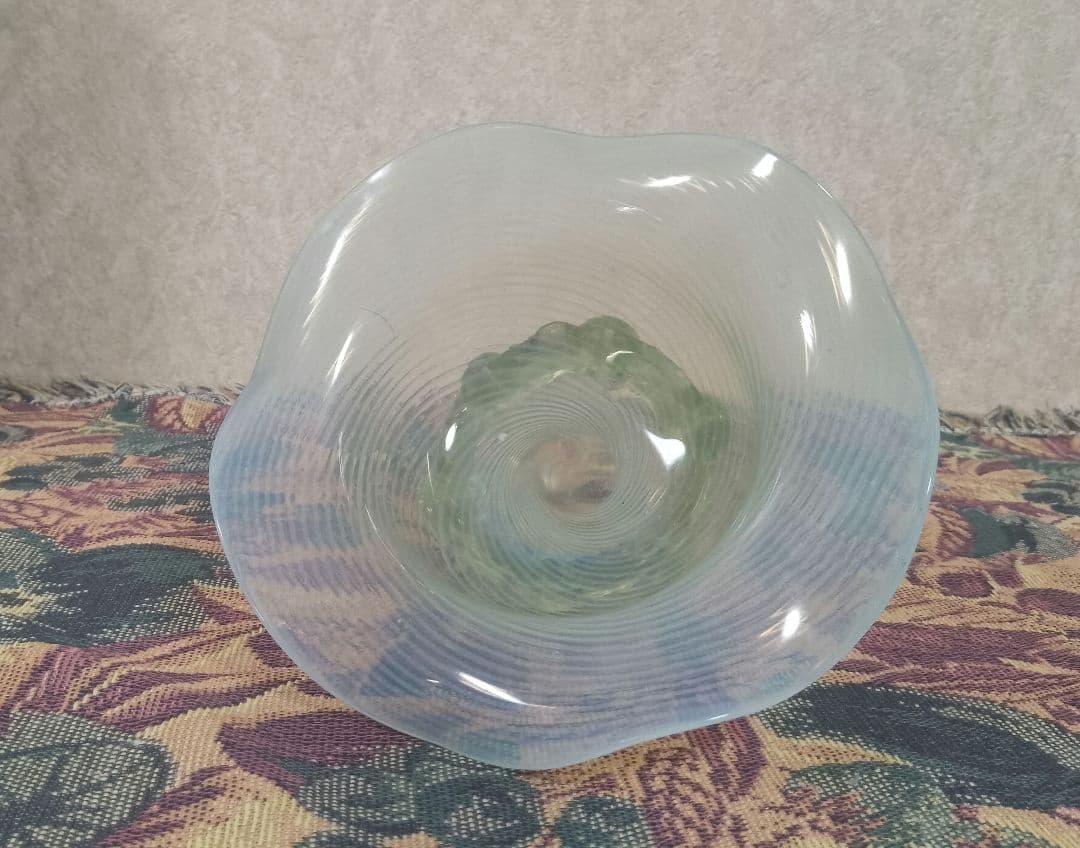 明治頃 乳白ぼかし 糸巻文 輪花和ガラス脚付鉢  氷コップ