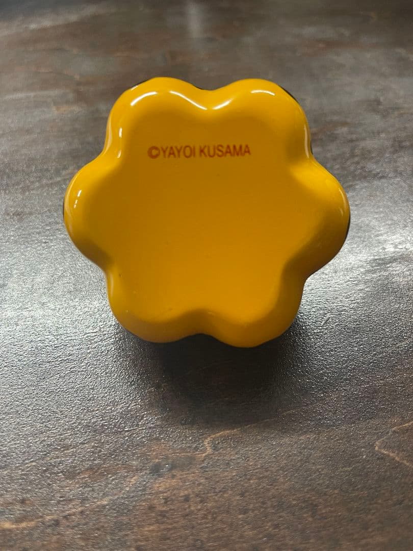 草間彌生 くさまやよい かぼちゃ 黄色 ペーパーウェイト パンプキン 黄色