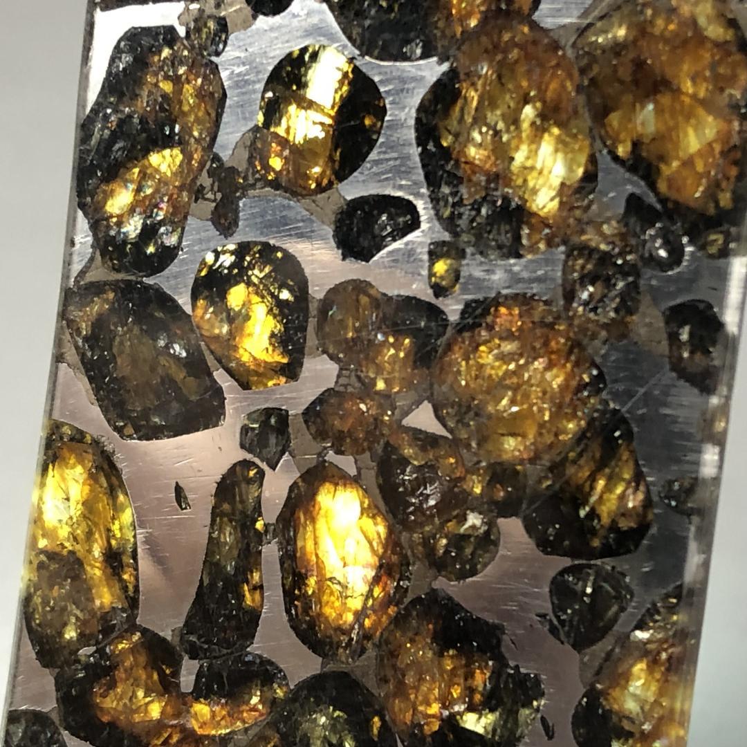 パラサイト隕石 隕石　石鉄隕石　セリコ隕石 美品　重さ約9ｇ　ケース付