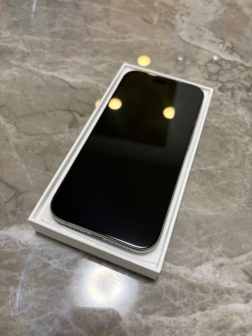 【美品】iPhone15Pro 256GB SIMフリー ナチュラルチタニウム