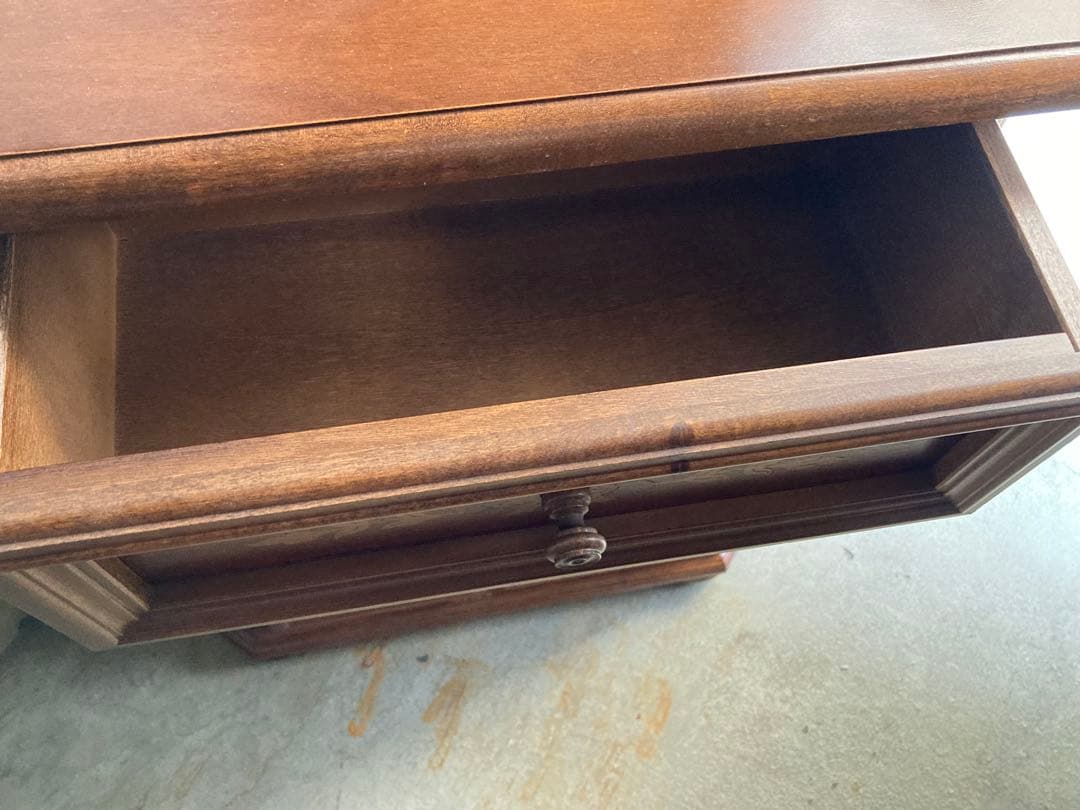 ブラウン木製キャビネット 引き出し付き