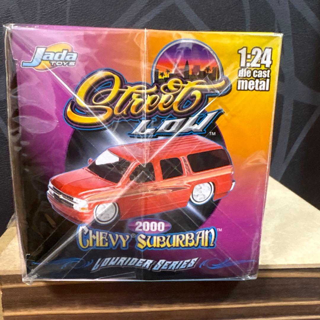 最終値下げ　2000 Chevy Suburban Lowrider 1:24