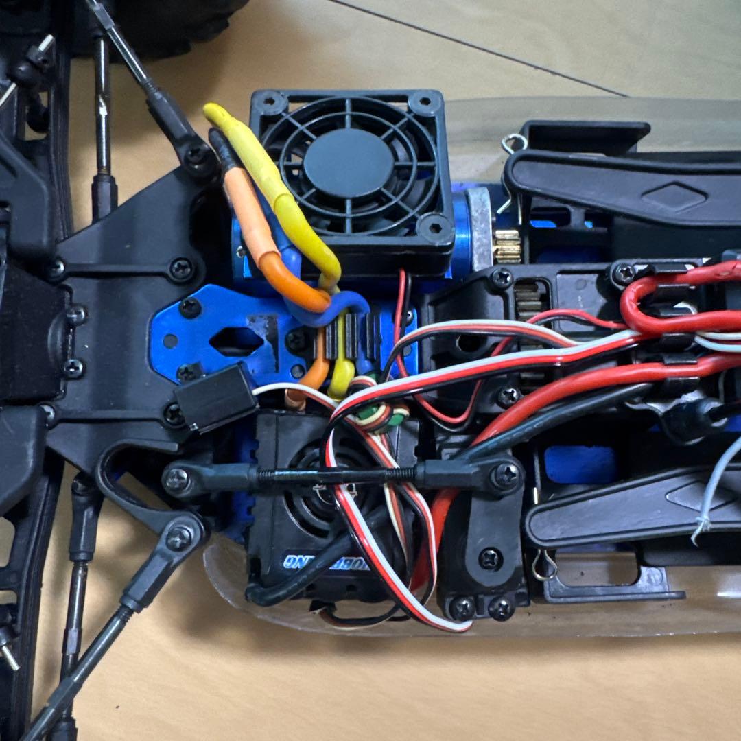 SSDRACING リモコンカー、ブルー 1/8