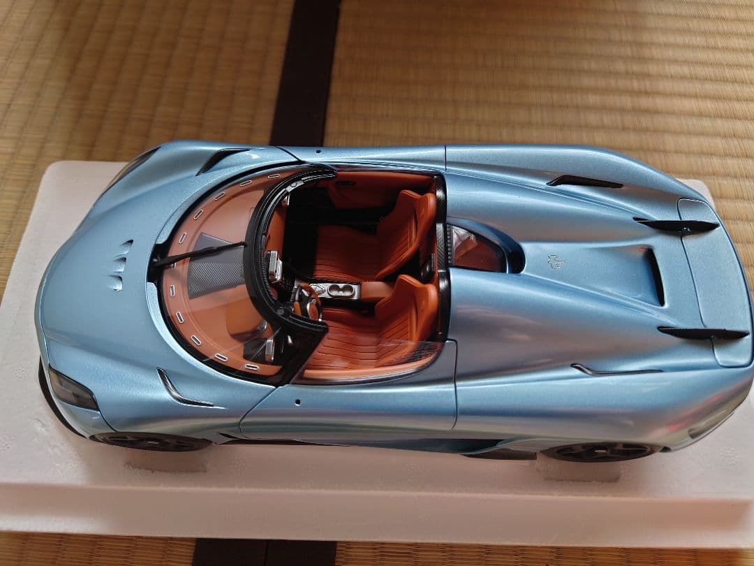 オートアート1/18ケーニグセグレゲーラ HORIZON BLUE