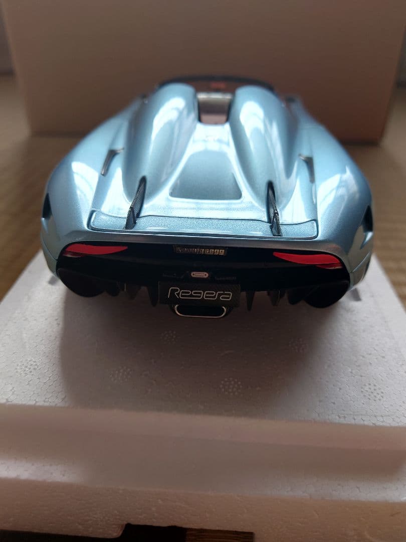 オートアート1/18ケーニグセグレゲーラ HORIZON BLUE