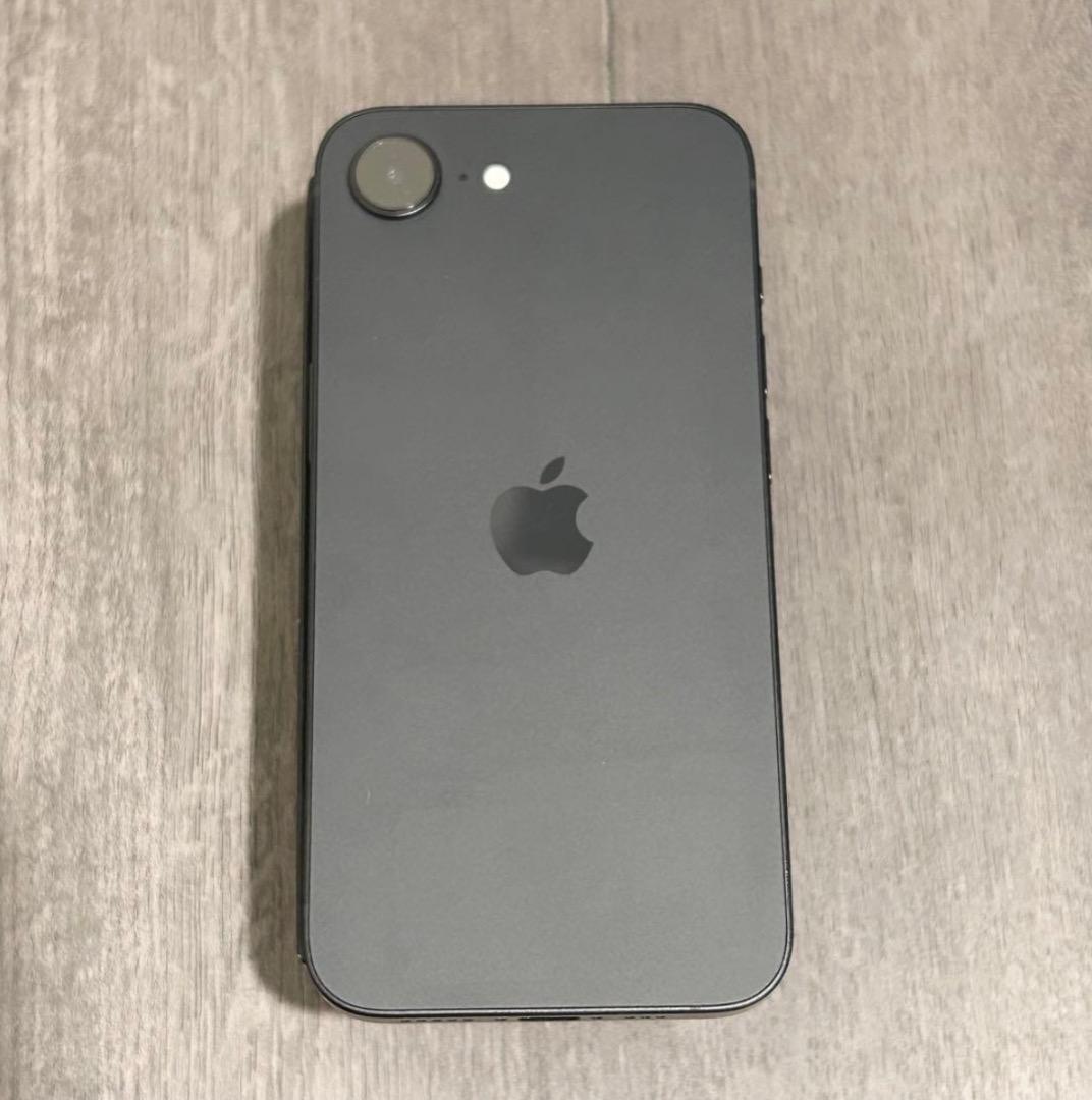 【ほぼ未使用】iPhone 16e｜SIMフリー版　バッテリー100％