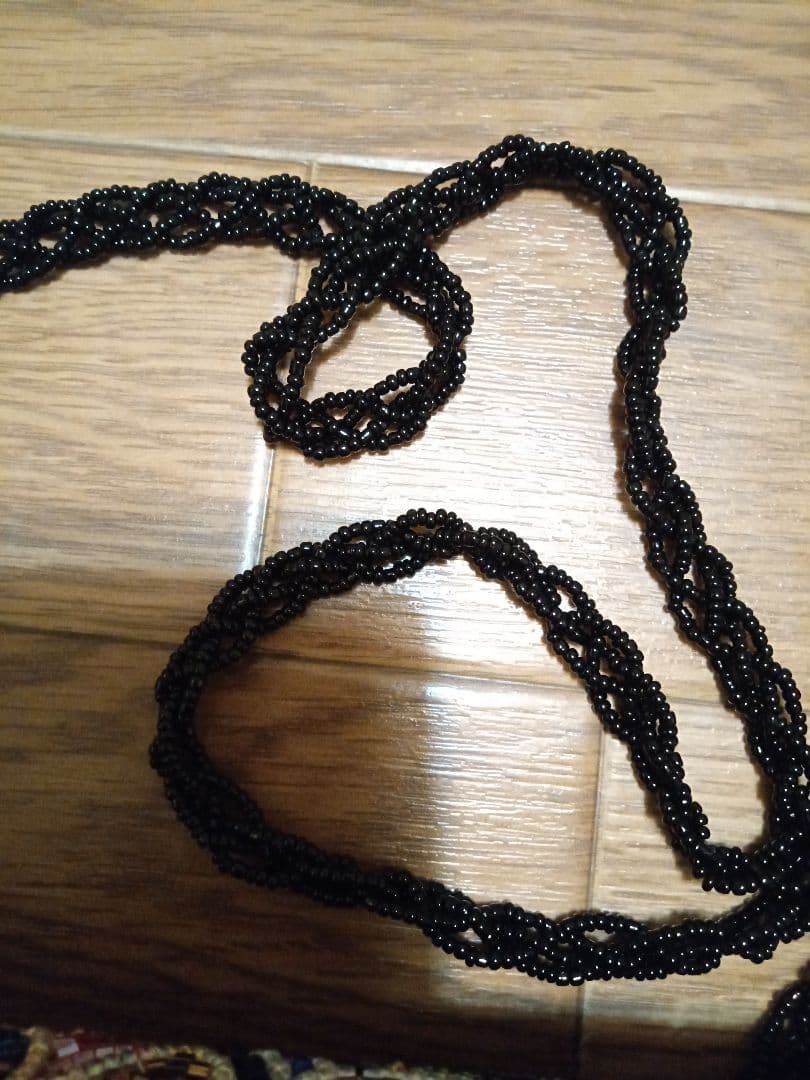 柏ビーズ刺繍 ショルダーバッグ 黒