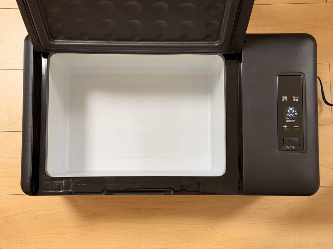 ポータブル冷蔵庫15L　12V24V 100v トラック　キャンプ