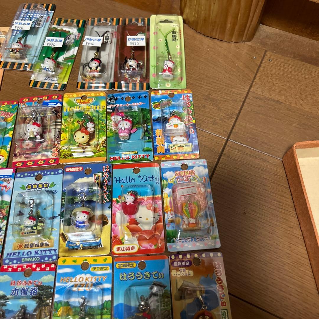 新品　激レア多数　ハローキティご当地ストラップ　60個　昭和レトロ　平成レトロ
