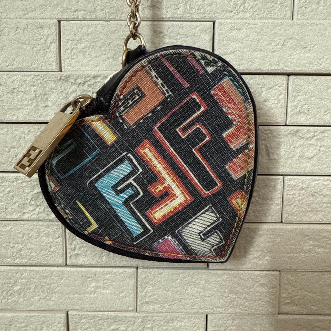 FENDI ハート型ケース