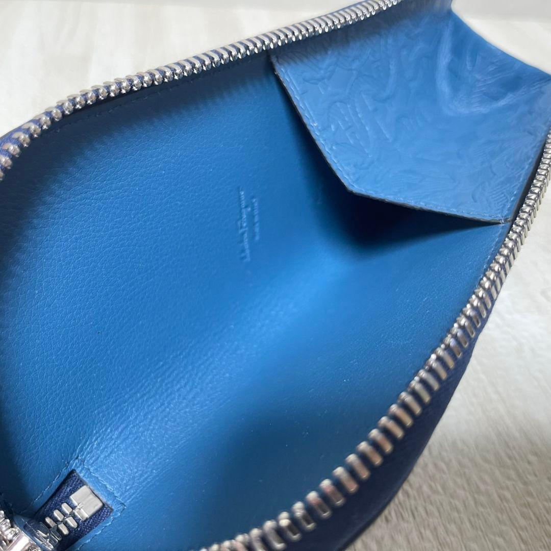 未使用 フェラガモ ガンチーニ ペンケース ポーチ 型押しレザー