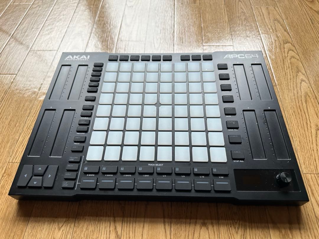 [中古] AKAI APC64コントローラー