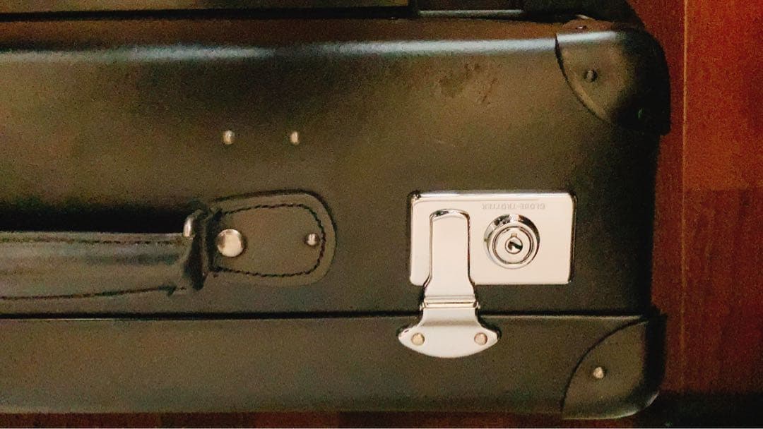 10/26まで【美品】グローブトロッター 2輪 スモールキャリーオン 機内 黒