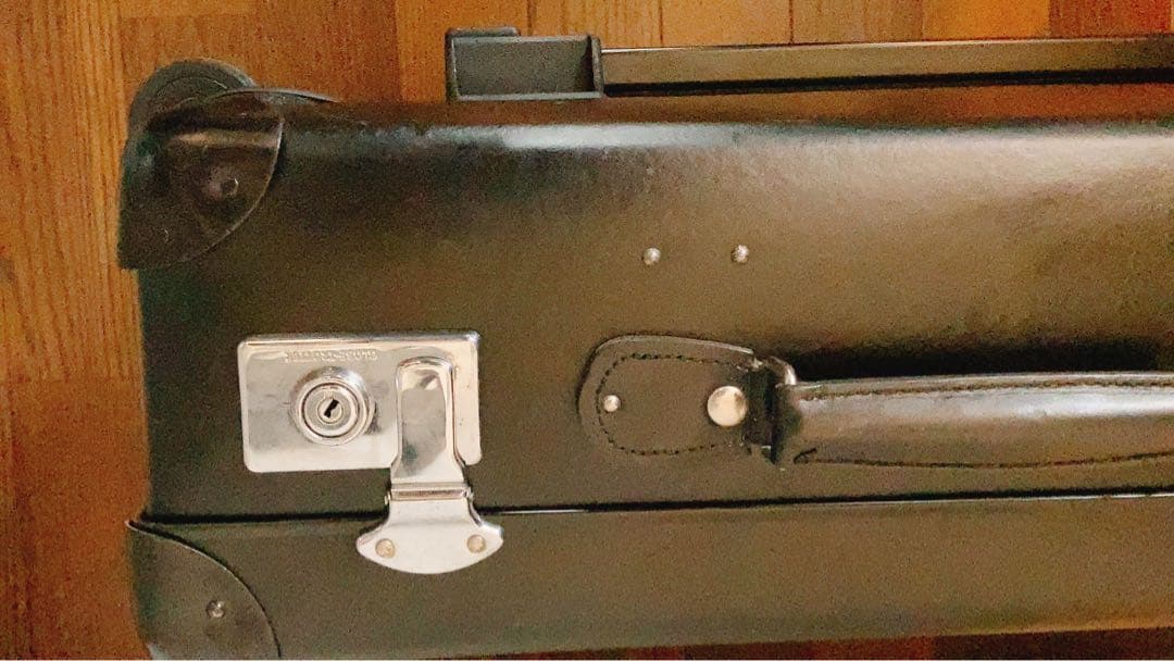 10/26まで【美品】グローブトロッター 2輪 スモールキャリーオン 機内 黒