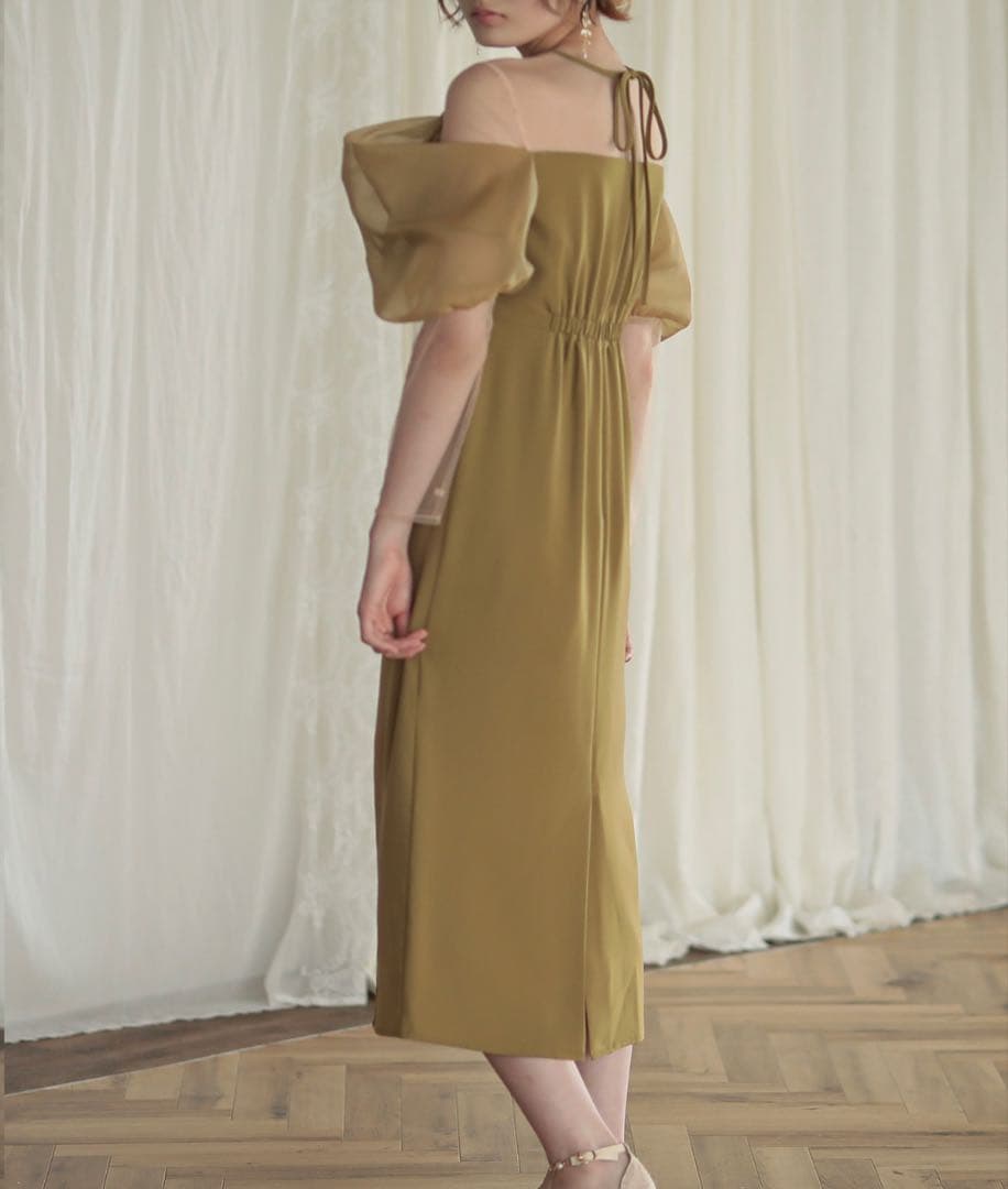 オフショルダータイトドレス