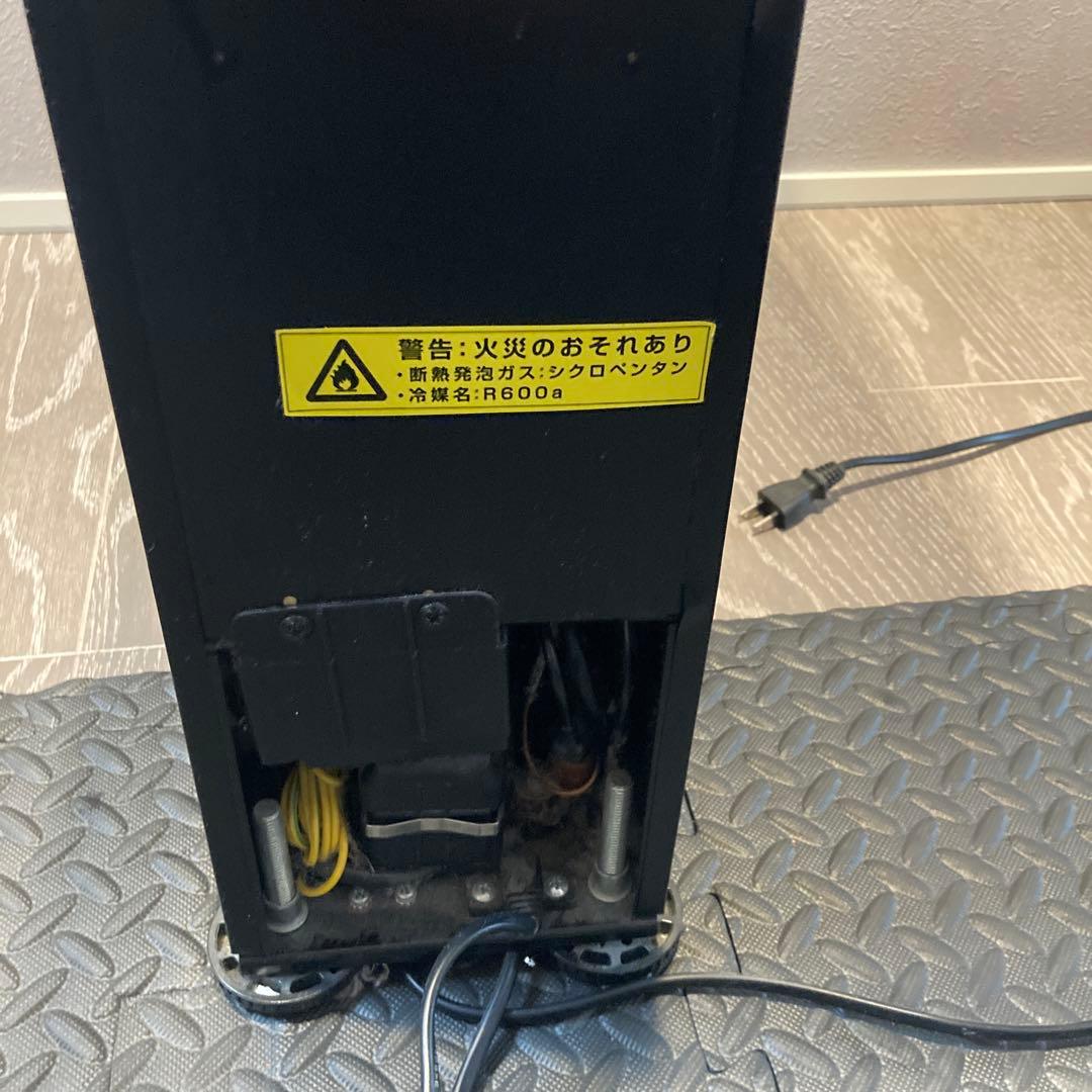 ドメスティック ワインセラー　7本収納 ブラック