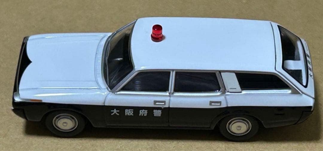 トミカリミテッドヴィンテージネオ クラウン バン パトロールカー 大阪府警