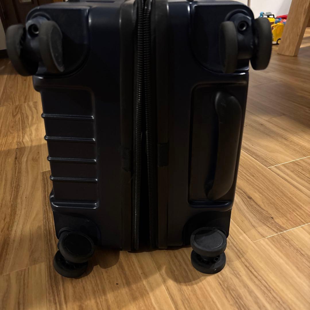innovator ネイビー キャリーケース