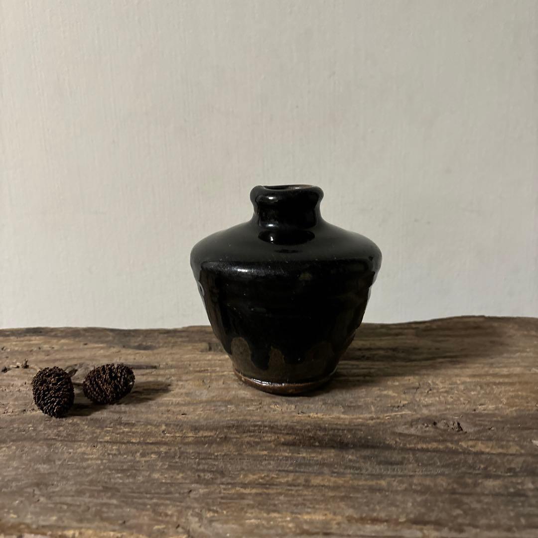 黒南蛮小ぶり不識型　壺花入　黒高麗　酒器　古道具　アンティーク　検:李朝　古唐津