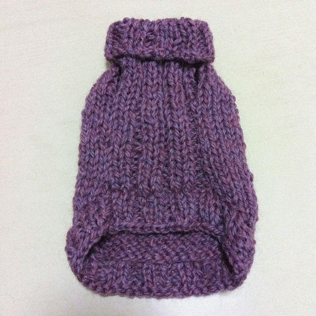 タートルネックニット犬服 羽モチーフ付き　ハンドメイド