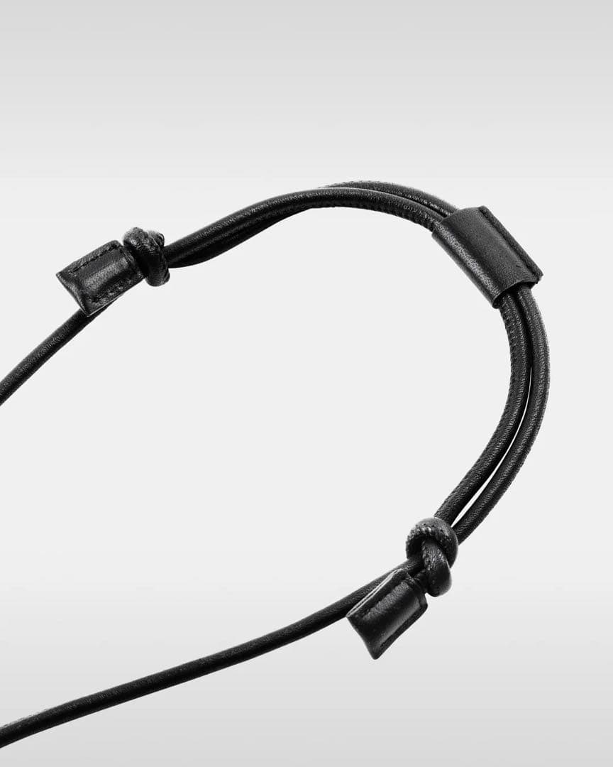 objcts.io ストラップ付きiPhoneレザーパース黒(ケース別売)