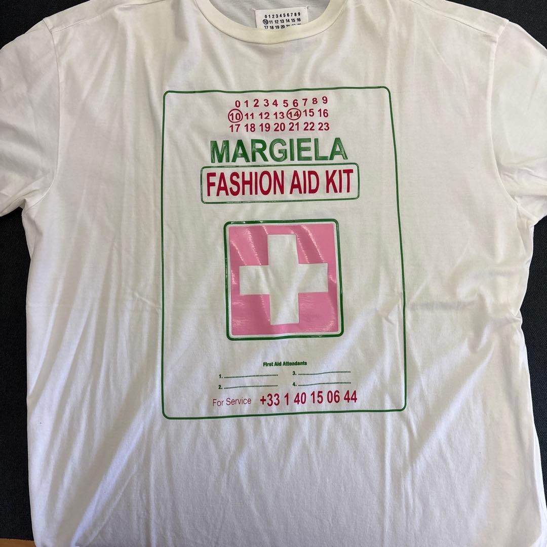 MARGIELA ファッション救急キット Tシャツ