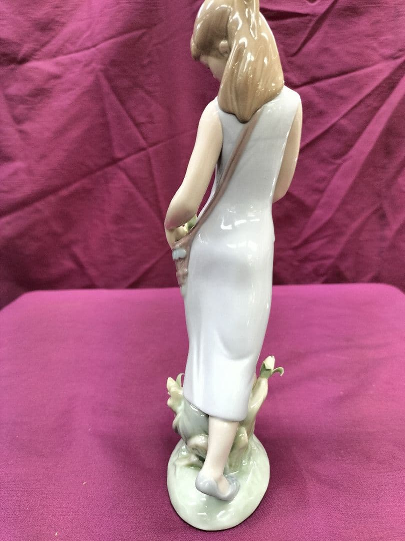 リヤドロ　陶器人形　スペイン　「チューリップの庭」完品